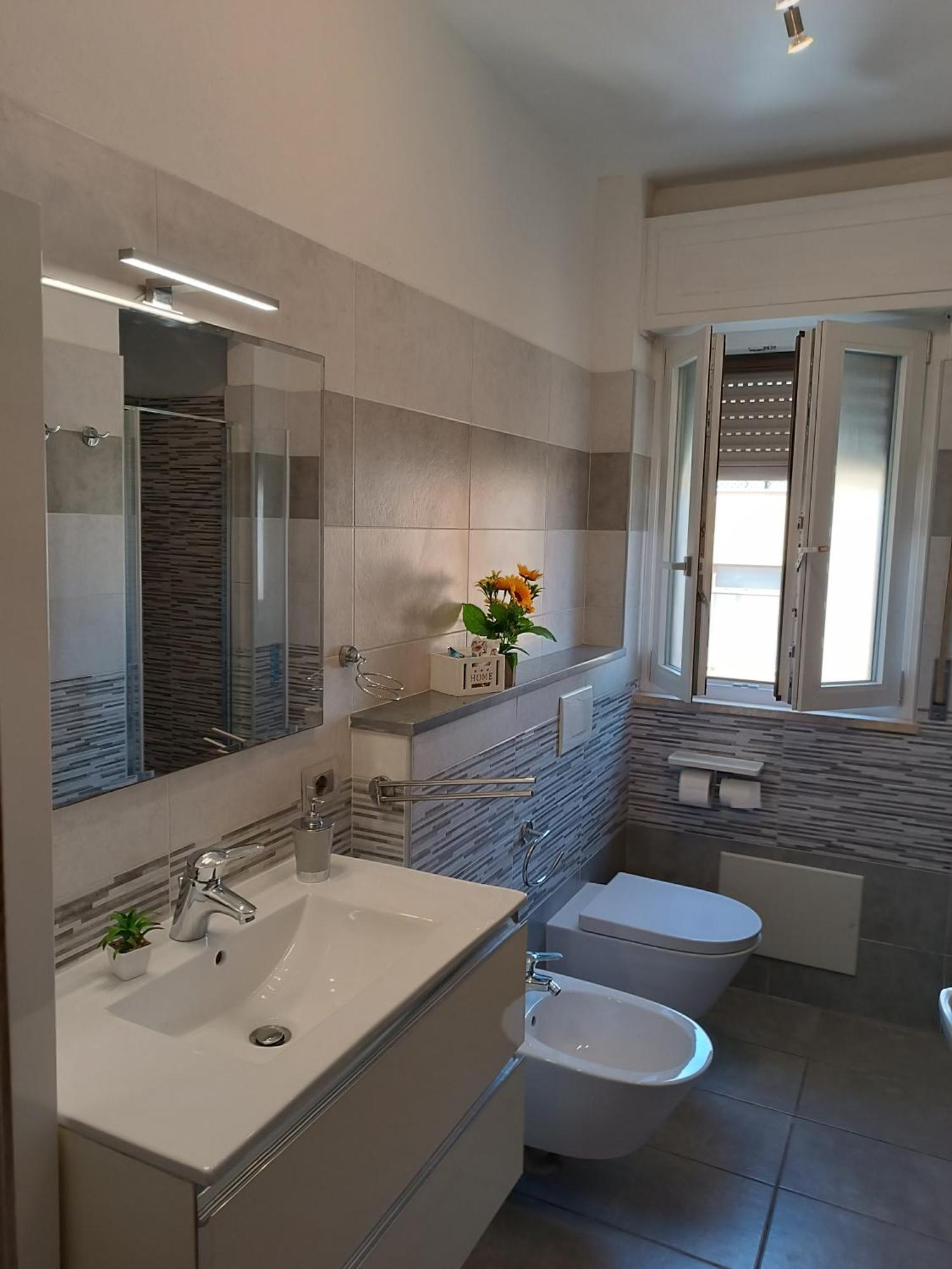 Ale'S House Apartment มอนเซร์ราโต ภายนอก รูปภาพ